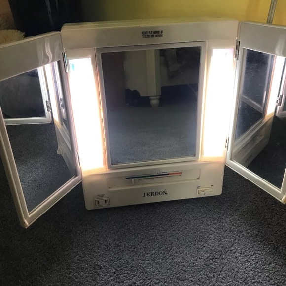 Jerdon 3 side makeup mirror - Picture 2 of 4